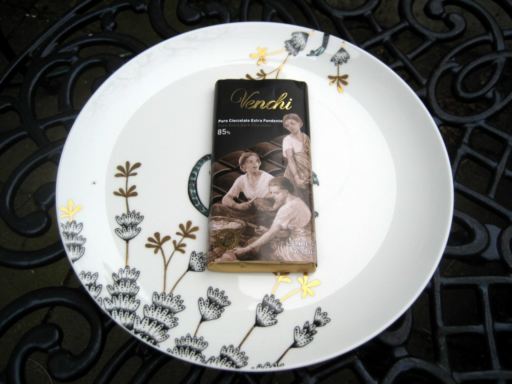 Venchi Pure Extra Dark Bar 85% packaging