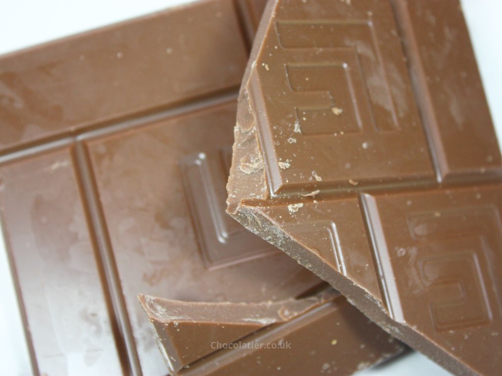 Love Cocoa Earl Grey Milk Chocolate Shards
