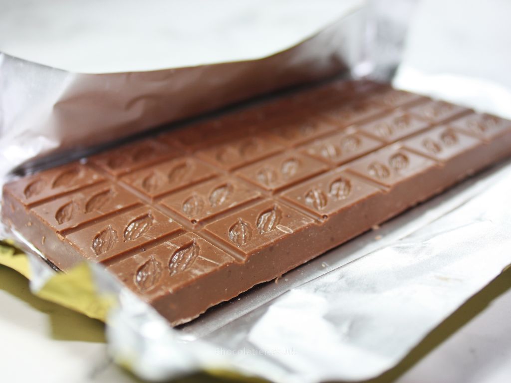 Unwrapping the Amelia Rope Peruvian Lime & Sea Salt Milk Chocolate