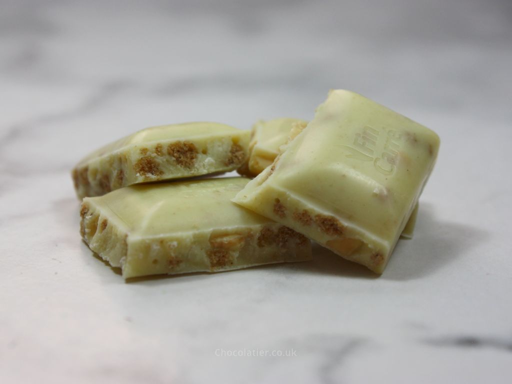 Lidl Fin Carré Spiced Biscuit & Almond White Chocolate Bar Segments