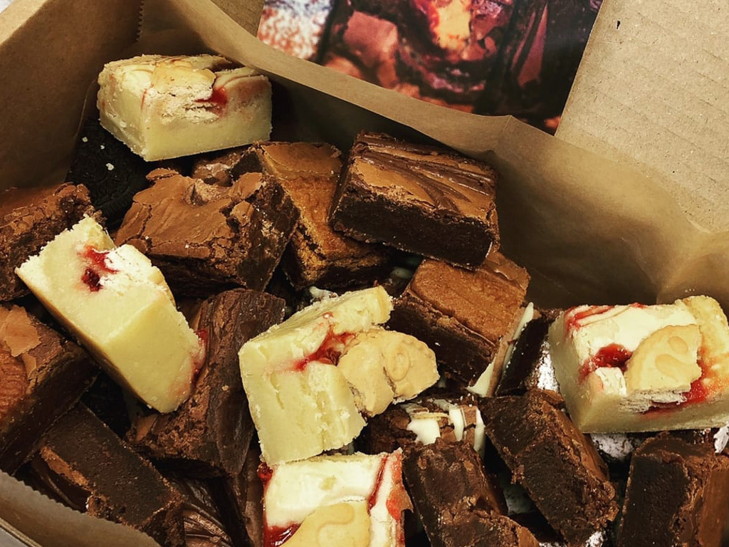 Cardigan Bay Brownies Sharing Box